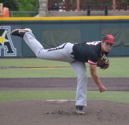 Colin Hall pitching1